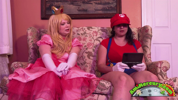 www.amimercury.com - Mario and Peach Naked thumbnail